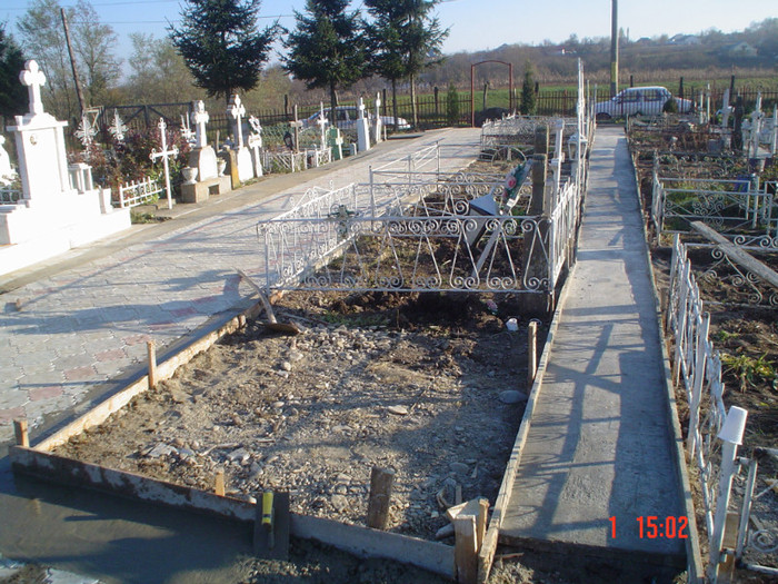 DSC02760 - Foto CIMITIR ALEI PORTI CLOPOTNITA 2010 Noembrie