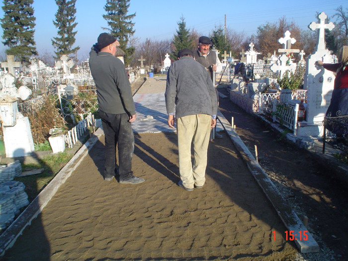 DSC02770 - Foto CIMITIR ALEI PORTI CLOPOTNITA 2010 Noembrie
