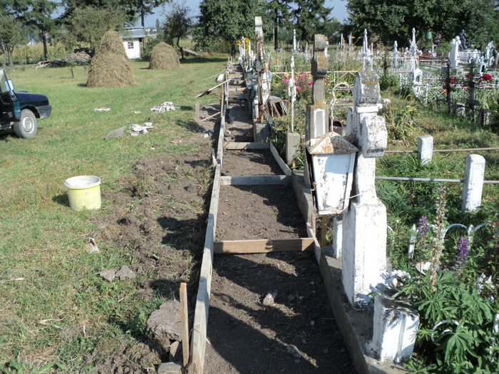 DSC09621 - Foto CIMITIR ALEI PORTI CLOPOTNITA 2011 Noembrie