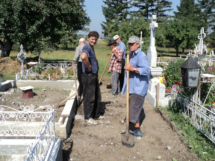 DSC09681 - Foto CIMITIR ALEI PORTI CLOPOTNITA 2011 Noembrie