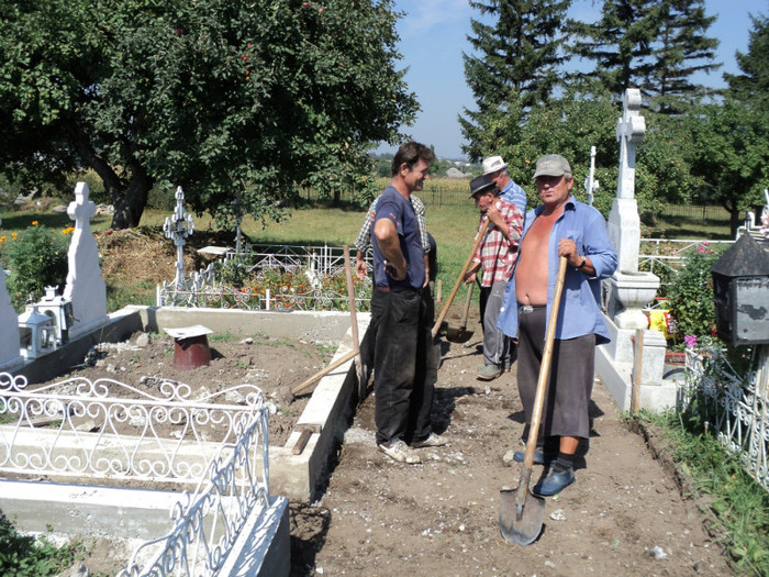 DSC09682 - Foto CIMITIR ALEI PORTI CLOPOTNITA 2011 Noembrie