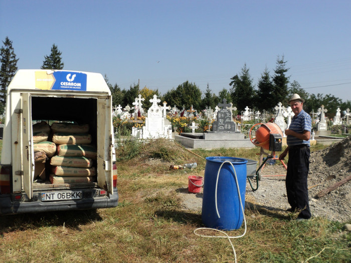 DSC09684 - Foto CIMITIR ALEI PORTI CLOPOTNITA 2011 Noembrie