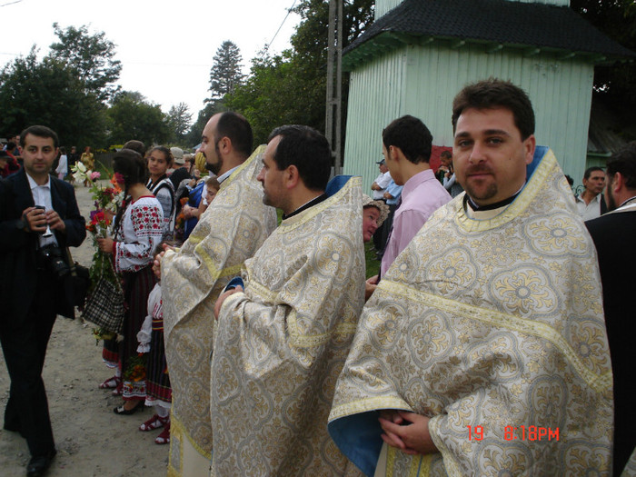 DSC00781 - Sfintirea Bisericii din Soimaresti 2011