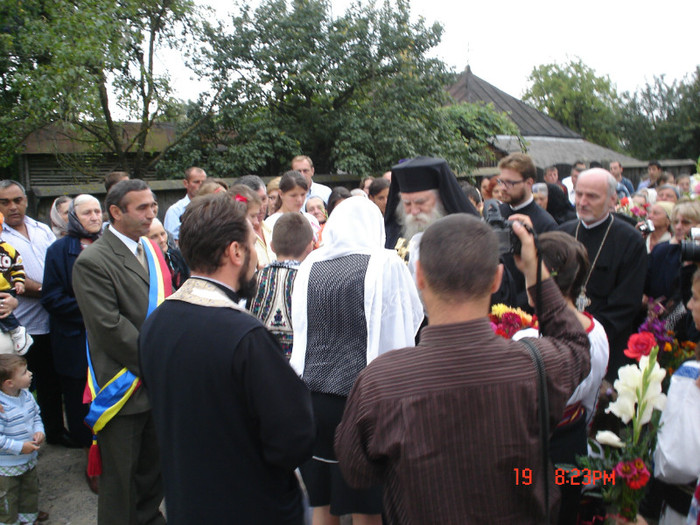 DSC00787 - Sfintirea Bisericii din Soimaresti 2011