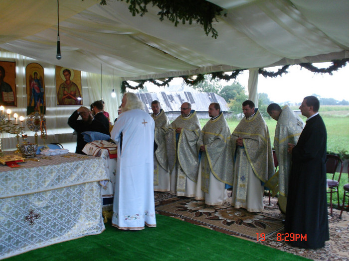 DSC00796 - Sfintirea Bisericii din Soimaresti 2011