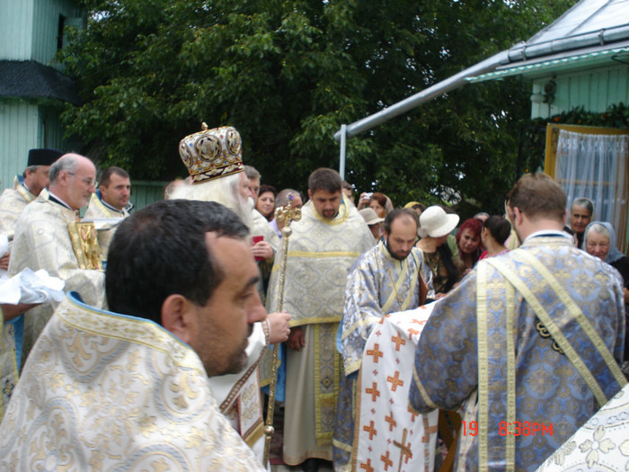 DSC00805 - Sfintirea Bisericii din Soimaresti 2011