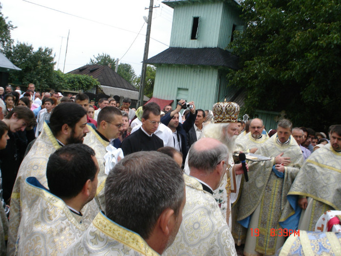 DSC00807 - Sfintirea Bisericii din Soimaresti 2011