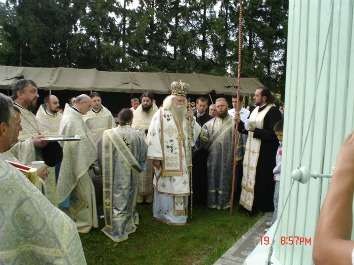 DSC00822 - Sfintirea Bisericii din Soimaresti 2011