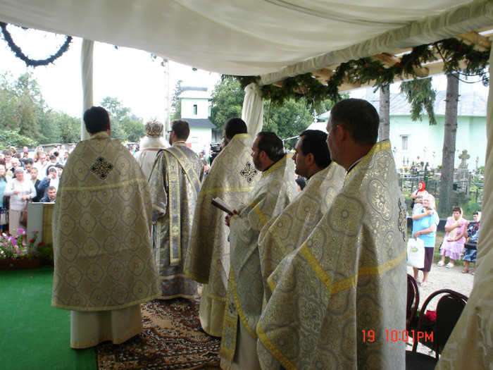 DSC00836 - Sfintirea Bisericii din Soimaresti 2011