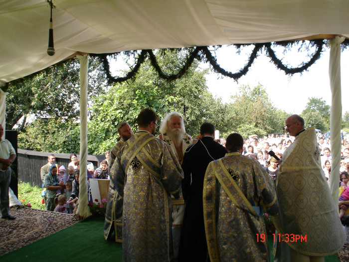 DSC00863 - Sfintirea Bisericii din Soimaresti 2011