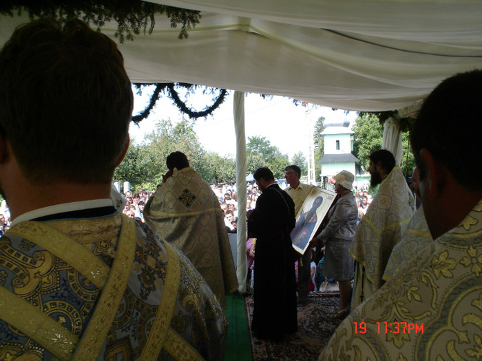 DSC00869 - Sfintirea Bisericii din Soimaresti 2011