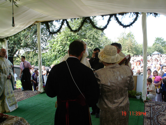 DSC00874 - Sfintirea Bisericii din Soimaresti 2011