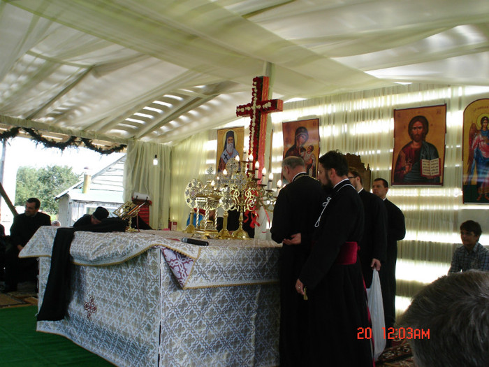 DSC00879 - Sfintirea Bisericii din Soimaresti 2011