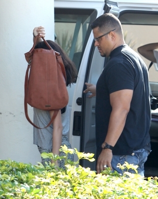 normal_001 (1) - 01 March - Return to their hotel with with Vanessa Hudgens and Ashley Benson in Florida