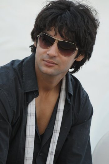 15294_1439186861720_1294493984_31303499_1799085_n - KARAN WAHI