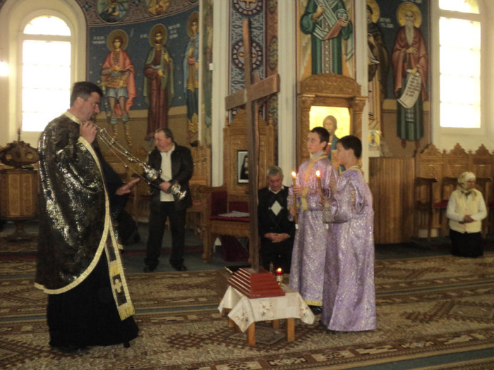 DSC05777 - Diverse slujbe din saptamana patimilor pana la Izvor 2011