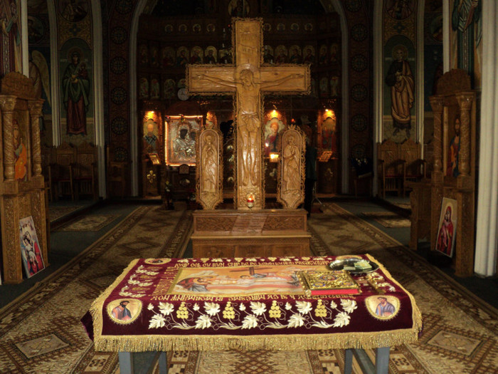 DSC05784 - Diverse slujbe din saptamana patimilor pana la Izvor 2011