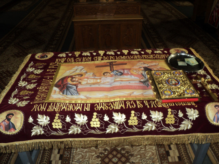 DSC05785 - Diverse slujbe din saptamana patimilor pana la Izvor 2011