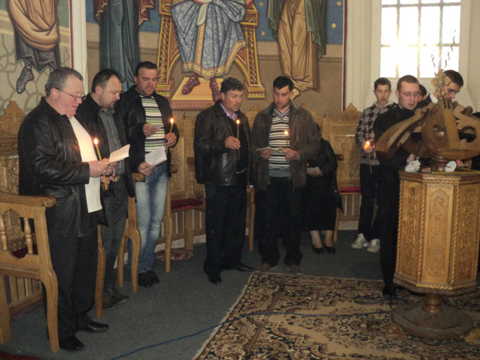 DSC05791 - Diverse slujbe din saptamana patimilor pana la Izvor 2011