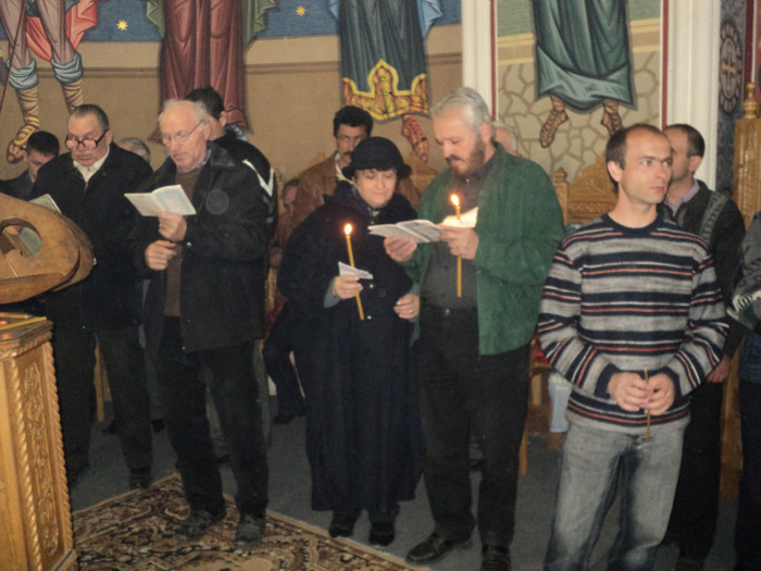 DSC05793 - Diverse slujbe din saptamana patimilor pana la Izvor 2011