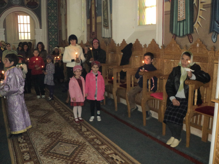 DSC05796 - Diverse slujbe din saptamana patimilor pana la Izvor 2011