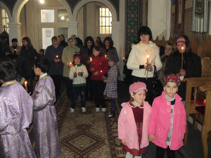 DSC05797 - Diverse slujbe din saptamana patimilor pana la Izvor 2011