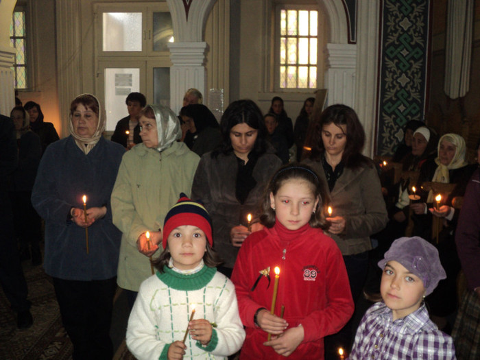 DSC05799 - Diverse slujbe din saptamana patimilor pana la Izvor 2011