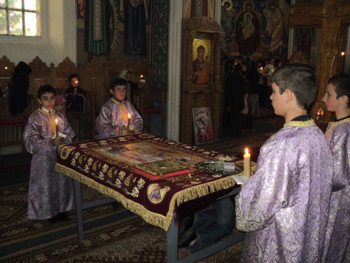 DSC05803 - Diverse slujbe din saptamana patimilor pana la Izvor 2011