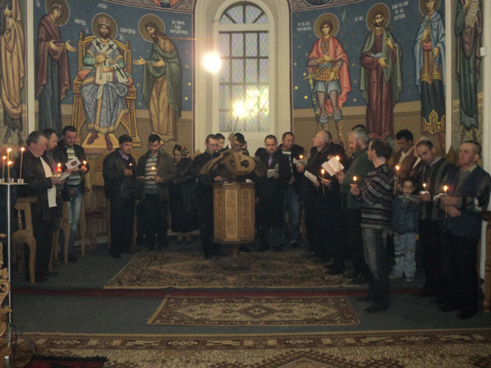 DSC05806 - Diverse slujbe din saptamana patimilor pana la Izvor 2011