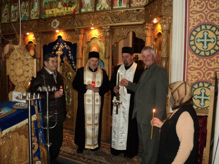 DSC05811 - Diverse slujbe din saptamana patimilor pana la Izvor 2011