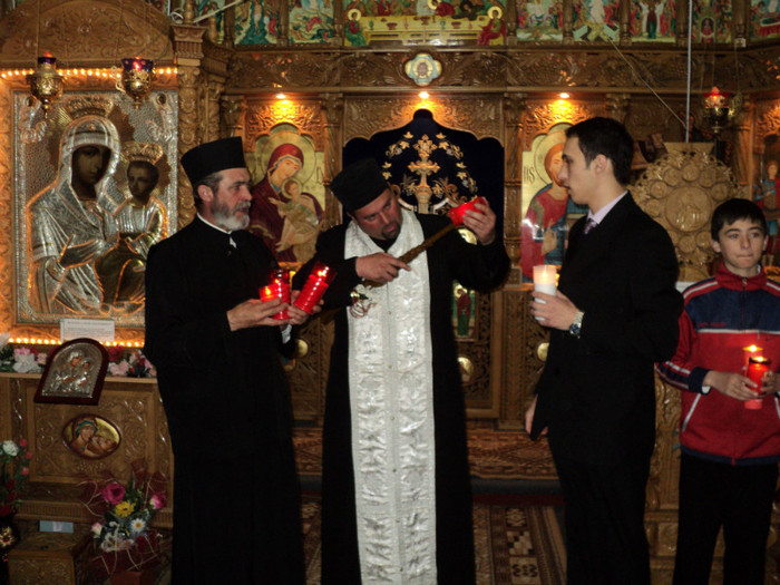 DSC05821 - Diverse slujbe din saptamana patimilor pana la Izvor 2011