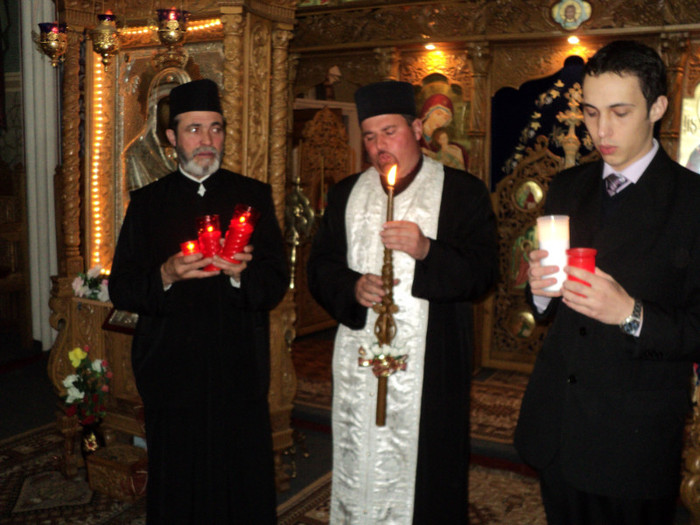 DSC05823 - Diverse slujbe din saptamana patimilor pana la Izvor 2011