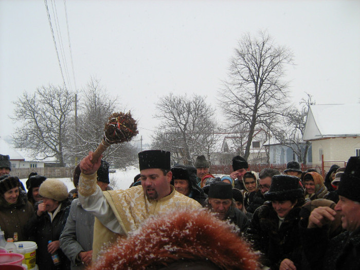 IMG_6845 - Crucea de Gheata 2008 si slujba de Boboteaza