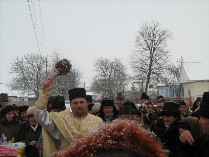 IMG_6846 - Crucea de Gheata 2008 si slujba de Boboteaza