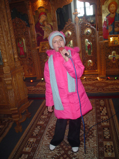 DSC07331 - Mos Craciun colindatorii Biserica 2008