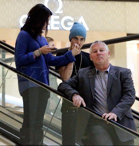 419229_193676207406220_100002915257281_319610_1011348662_n