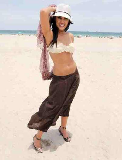 406577_227767007299945_227738653969447_521167_1828478623_n - Sofia Lama Stamatiades
