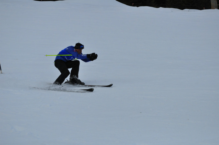 Pozitie de coborare directa... - Poze de la orele de ski si restul