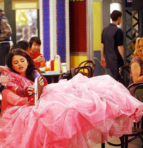 420226_364199843610986_237322436298728_1165327_43207693_n_large