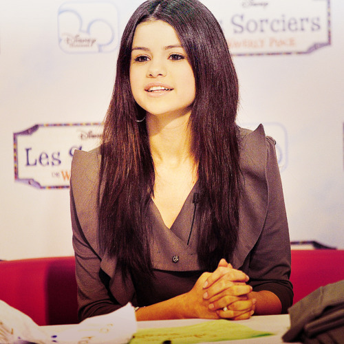 tumblr_m0e7ortSlr1r7o5cvo1_500_large - 0    Selena Marie Gomez