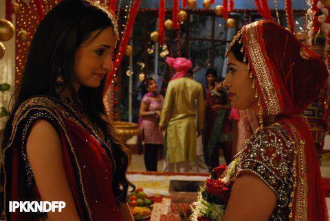 1 (47) - Iss Pyaar Ko Kya Naam Doon - Picture Gallery