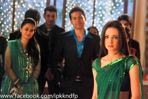 7 (9) - Iss Pyaar Ko Kya Naam Doon - Picture Gallery