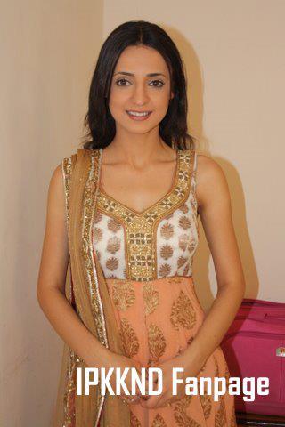 8 (1) - Iss Pyaar Ko Kya Naam Doon - Picture Gallery