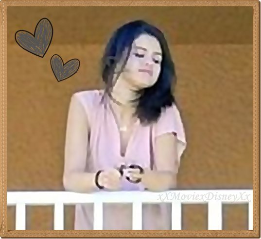 Nik..doar k m`am atasat de locurile astea...[mai usor]..si de pers de aici...