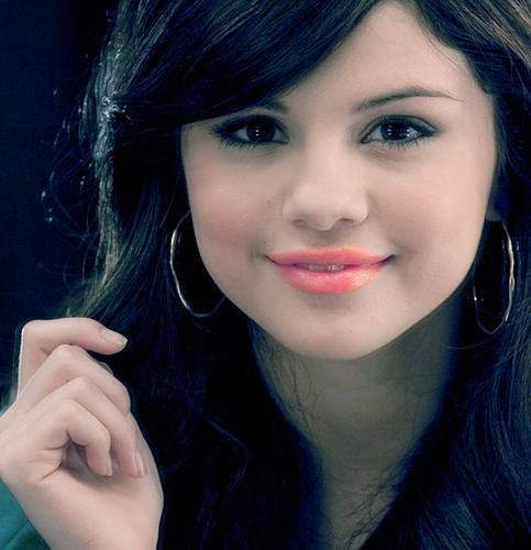 188730_201330486560384_128171003876333_766105_7112224_n - selena marie