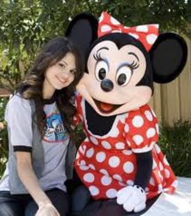 207961_211695118857254_128171003876333_844999_4039476_n - selena marie