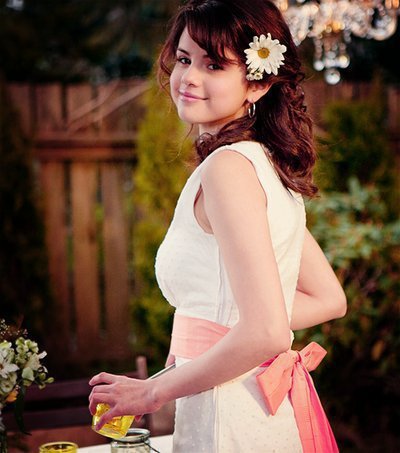 226571_218969321463167_128171003876333_909862_7644879_n - selena marie