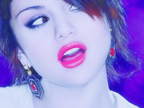 226881_222329854460447_128171003876333_938357_2925588_n - selena marie