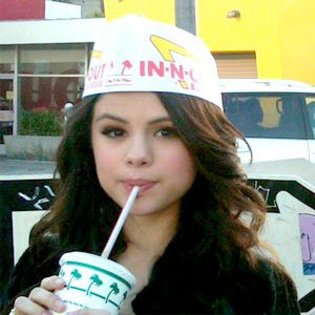 295857_268936009799831_128171003876333_1156021_696872_n