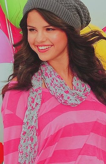 317063_279753728718059_128171003876333_1202179_109619839_n - selena marie